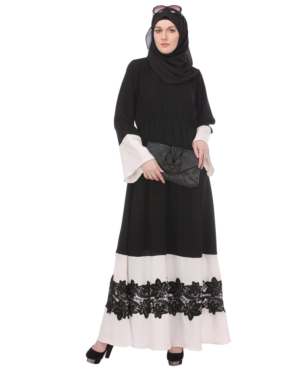 Closed abaya with applique Black