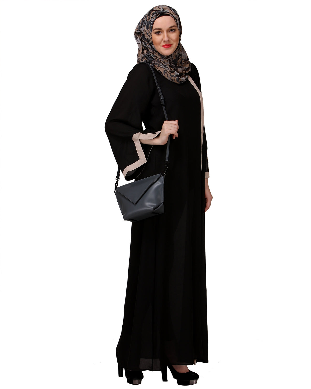 Slit Sleeve Black & Beige Abaya