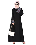 A pretty smooth flowing Bohemian Bell Sleeves abaya Black
