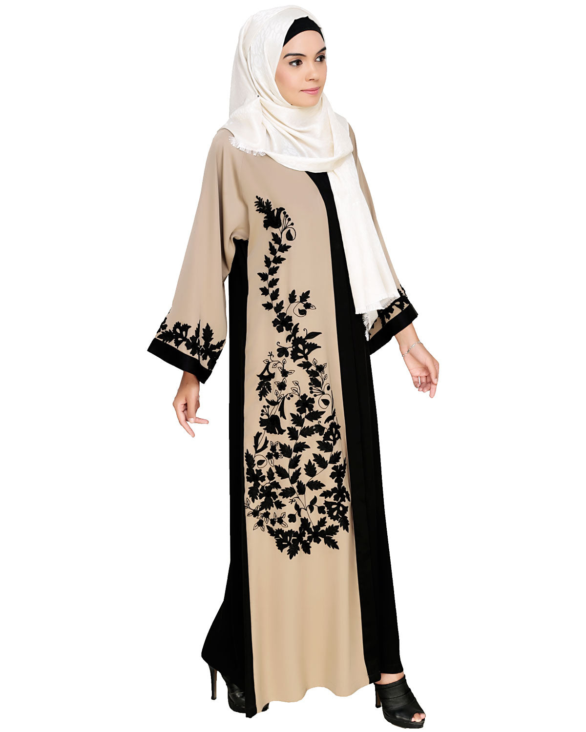 Wanderlust Embroidery Dubai Style Abaya Beige & Black