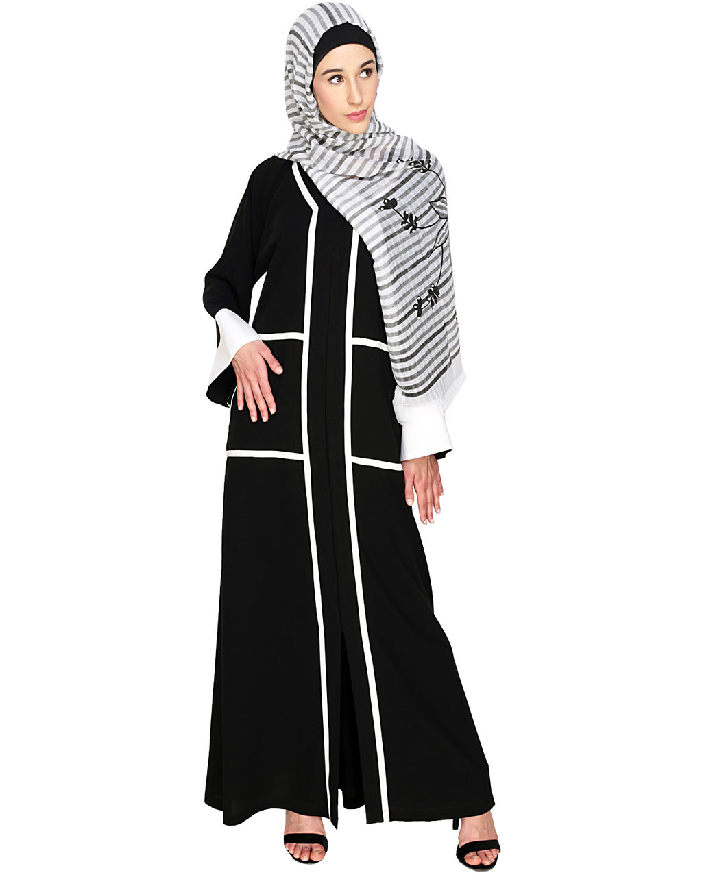 Elegant Black Dubai Style Abaya with Detailing Black
